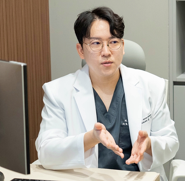 Songpa Plastic Surgery for Eye Surgery? Upper Eyelid or Lower Eyelid Surgery? Age Does Not Matter image 9