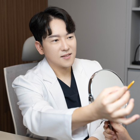 Lower Eyelid Surgery for Middle-Aged Adults Is Not Necessary for Everyone image 14
