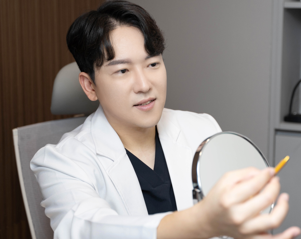 Lower Eyelid Surgery in Your 40s: There Is Another Reason It Fails image 9