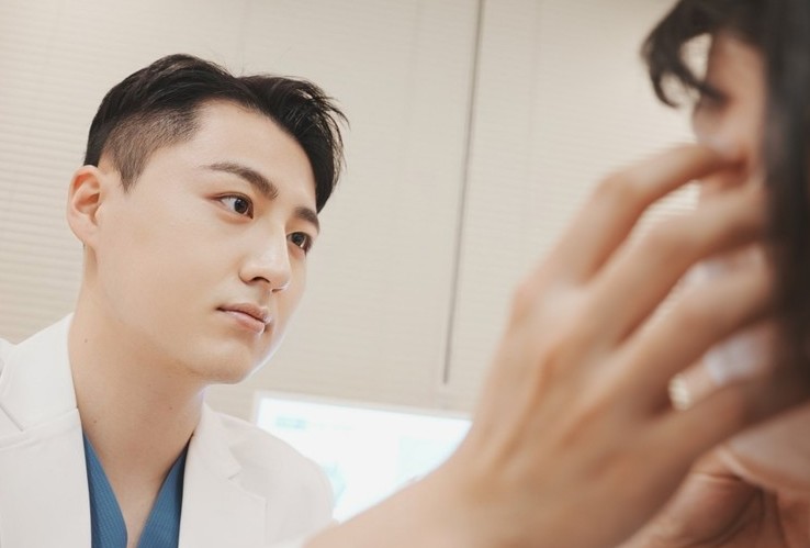 Why a Lower Eye Bag Revision Surgery Is Needed image 9