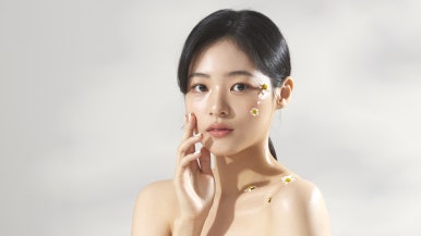 Can double eyelids develop later in life? image 6