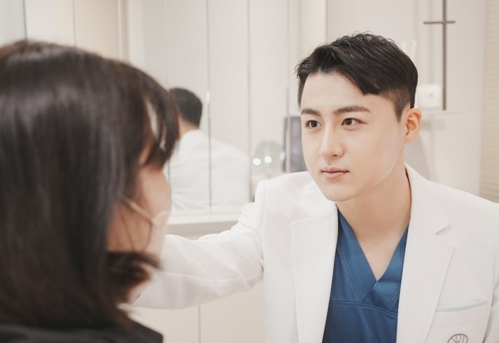 Three Eyelid Drooping Surgeries Explained by Director Kim Hyun-jo! image 12