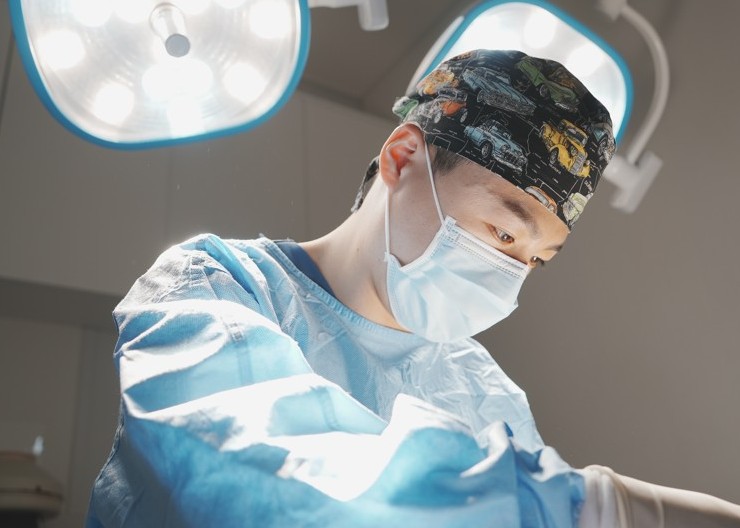 Precautions for Under-Eye Fat Repositioning? Director Kim Hyun-jo’s <How to Choose the Right Surgery> image 2