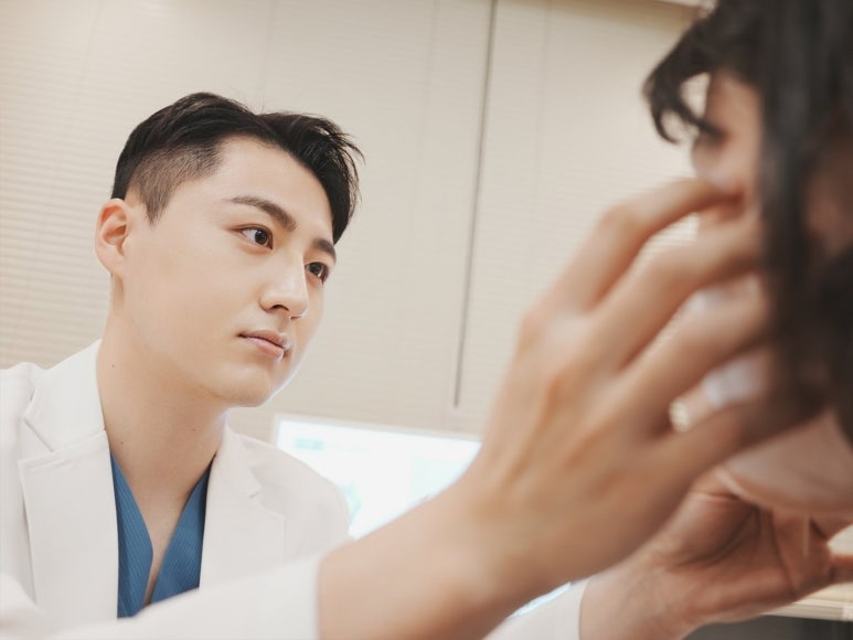 Eyelid Fat Grafting: Fat Retention Rate and Results? Dr. Kim Hyun-jo’s <Q&A> image 12
