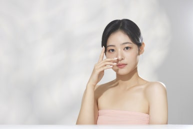 눈가주름 필수! 아이크림 올바른 사용 방법 관련 이미지 7