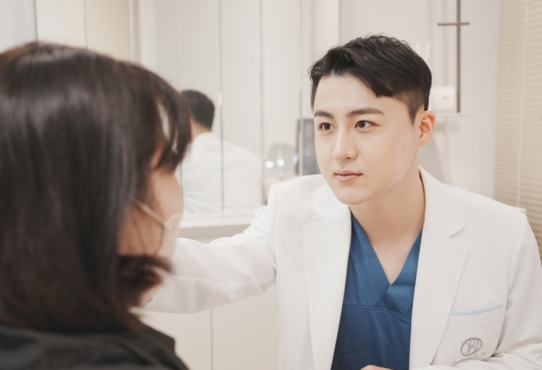 When Can I Wear Contact Lenses After Lower-Eyelid Fat Repositioning? Will Recovery Take a Long Time? <Q&A!> image 10
