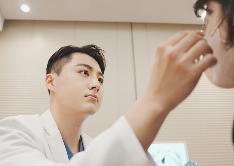 눈밑지 지방이식 부작용 없는 김현조 원장님의 <비결> 공개 관련 이미지 7