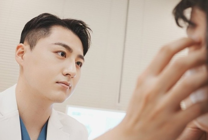 Three Eyelid Drooping Surgeries Explained by Director Kim Hyun-jo! image 10