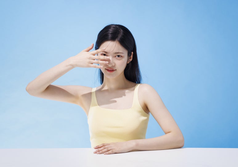 눈가주름 필수! 아이크림 올바른 사용 방법 관련 이미지 1