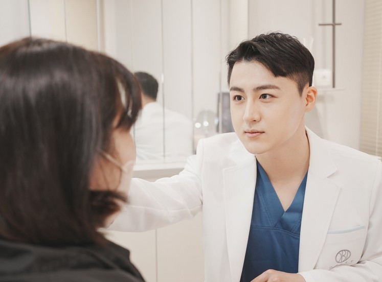 Can Lower-Eyelid Fat Repositioning Resolve Dark Circles? image 3