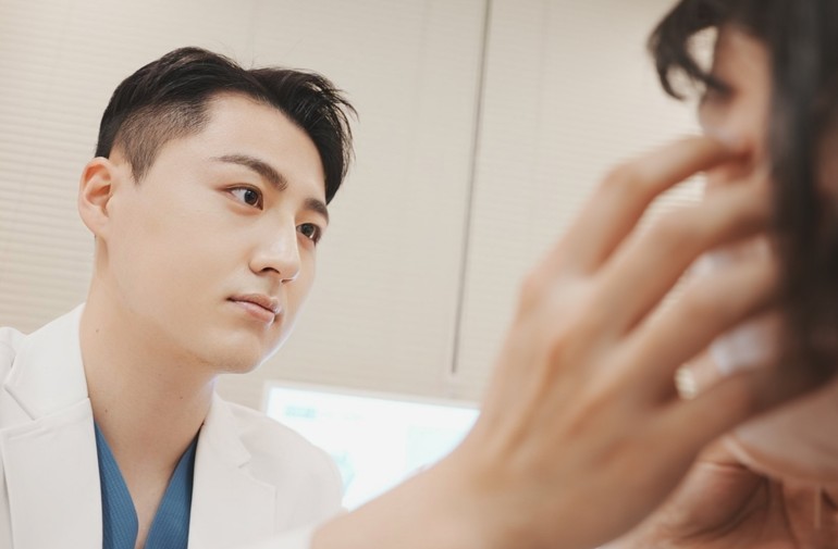 When Can I Wear Contact Lenses After Lower-Eyelid Fat Repositioning? Will Recovery Take a Long Time? <Q&A!> image 8