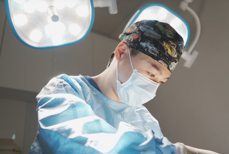 Which Clinic Is Good at Under-Eye Fat Repositioning? - Summary by Director Kim Hyun-jo image 6