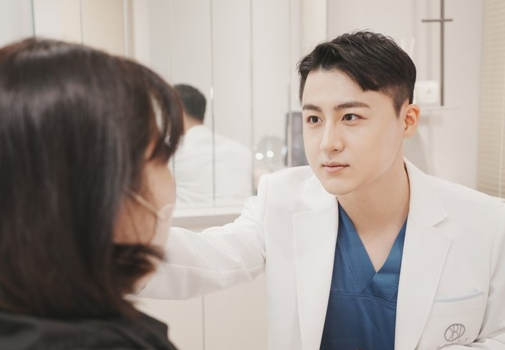 Why a Lower Eye Bag Revision Surgery Is Needed image 7