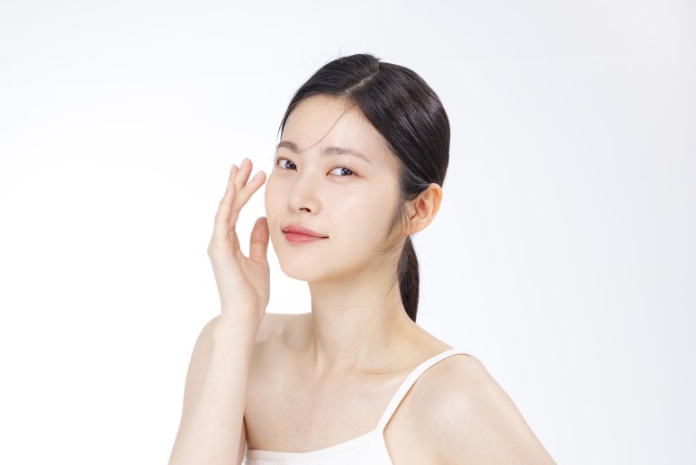 Can double eyelids develop later in life? image 1