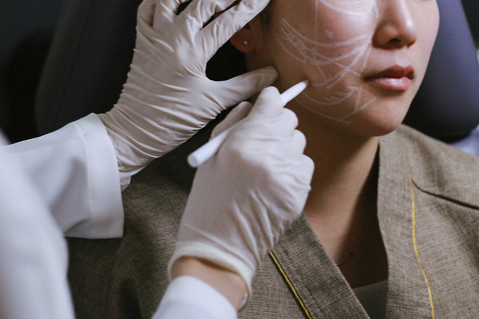 Another Standard for Viewing Aging&mdash; Pursuing the Gangnam Station Dermatology JM Approach. image 15