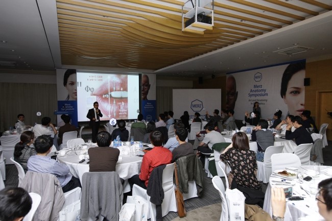 2013.10.19 코엑스 해부학 강의 Merz / Radiesse anatomy lecture / 김종서성형외과원장국제세미나주최 관련 이미지 8