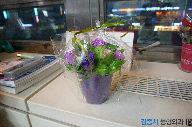 이oo 고객님이 선물해주신 비누장미 관련 이미지 1