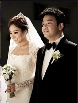 원장님께서 배우 소유진씨 결혼식에 다녀오셨어요^^ 관련 이미지 1