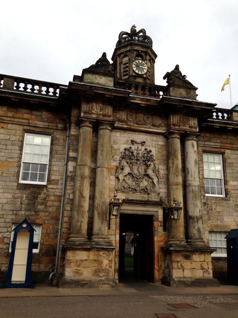 Holy Rood Palace / 영국여왕이 스코틀랜드에 오면 묵는 왕궁 / 김종서성형외과 스코틀랜드 세미나발표 2013 Oct 관련 이미지 1