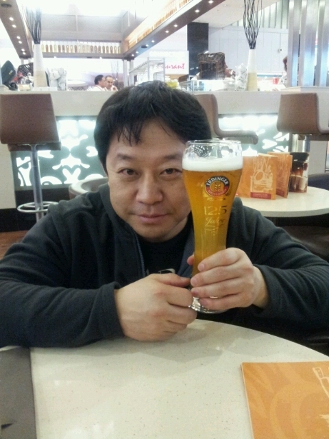 독일 프랑크프루투 소세지 안주와 독일맥주 한잔 / 프랑스 발표를 마치고 /레스틸렌 필러/엄지원필러/ 물광주사 관련 이미지 1