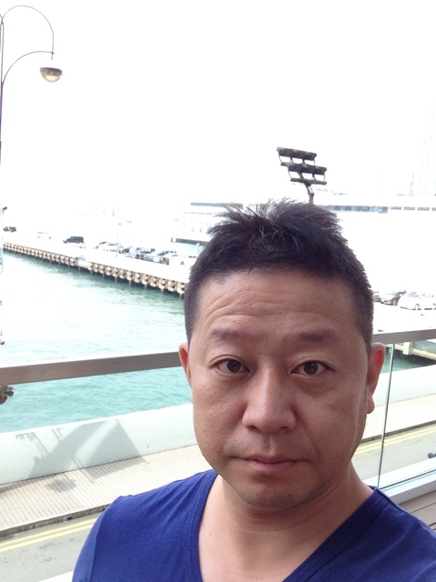처음 잘라본 짧은머리가 점점 자라네요 관련 이미지 1