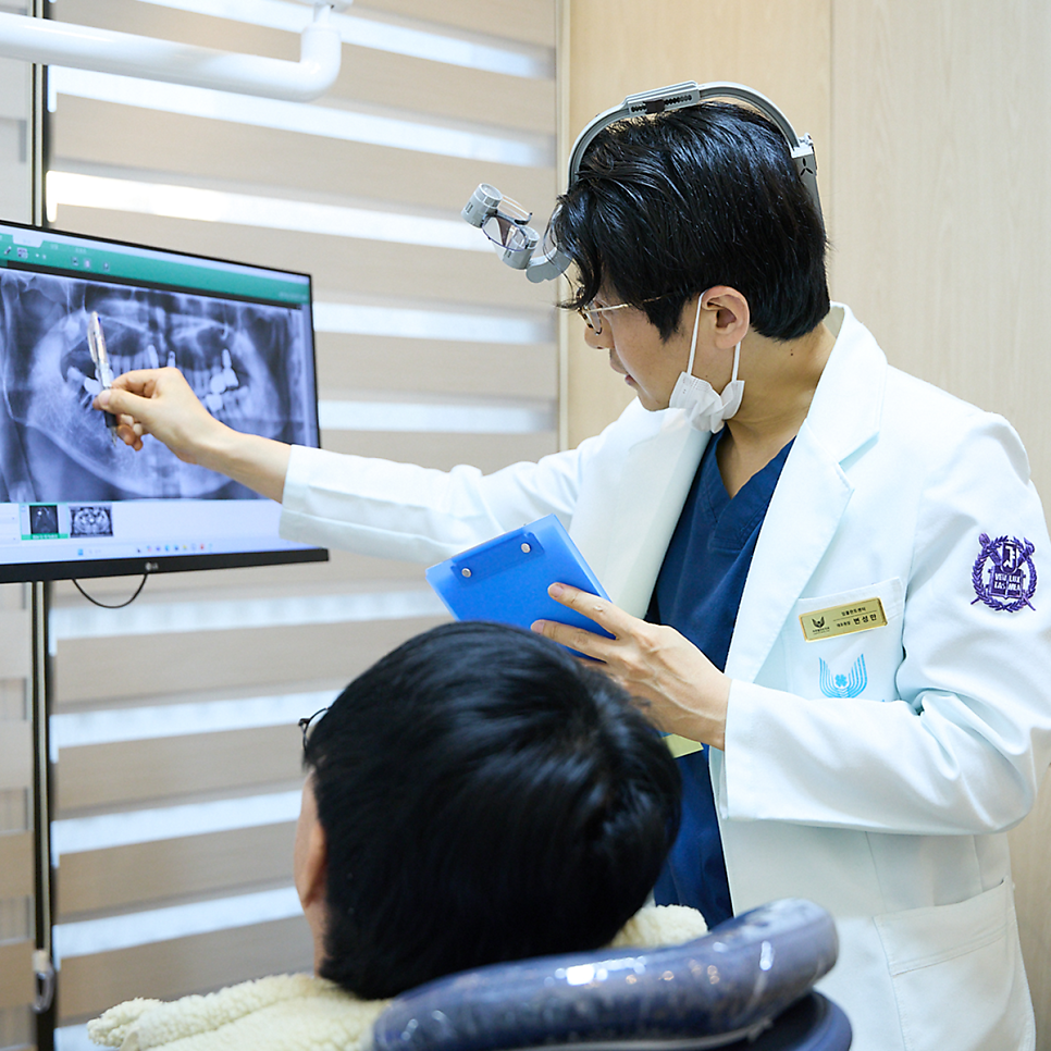 임플란트 하면 충치 걱정 끝? 임플란트 관리, 충치보다 진짜 중요한 건 따로 있어요! 관련 이미지 6