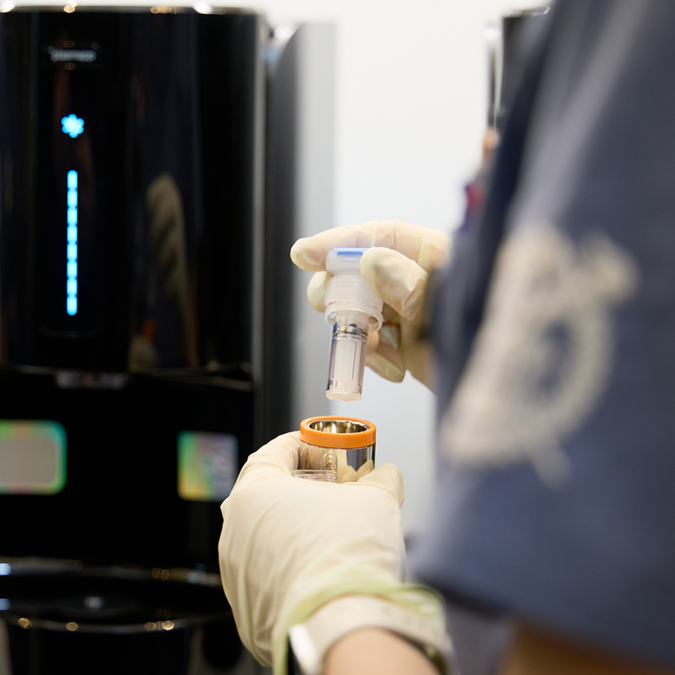 임플란트 수명, 왜 사람마다 다를까? 임플란트 수명을 더 끌어올리는 하루플라즈마에 주목하세요! 관련 이미지 9