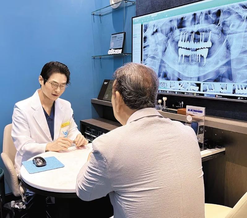 하루플란트치과 변성만 원장 조선일보 인터뷰 <무절개 하루완성 임플란트> 관련 이미지 2