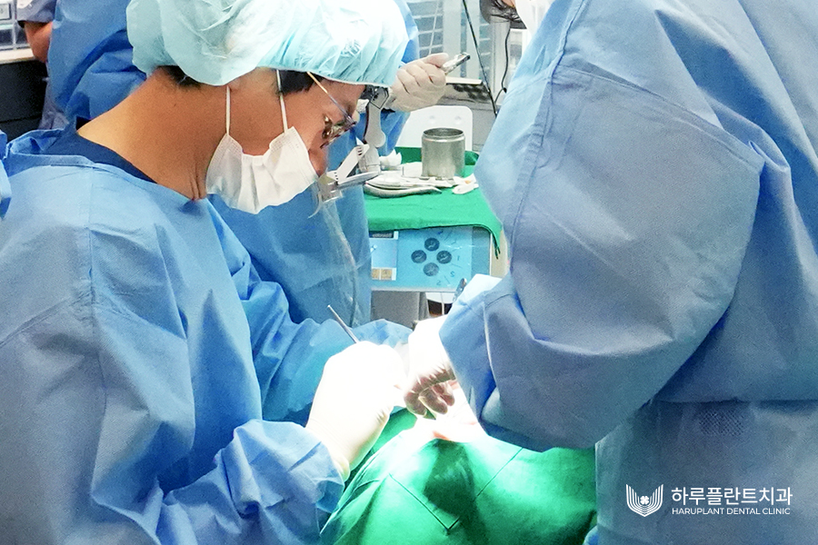 전체 임플란트 기간? 획기적으로 줄여드립니다 관련 이미지 1