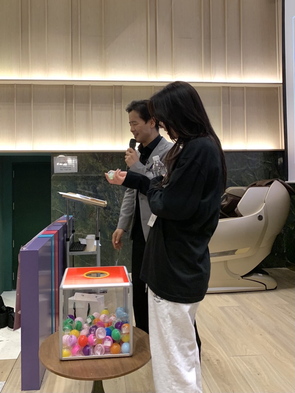 루이비통, 다이슨을 주는 치과가 있다고?! <2023 하루플란트치과 송년회> 관련 이미지 23