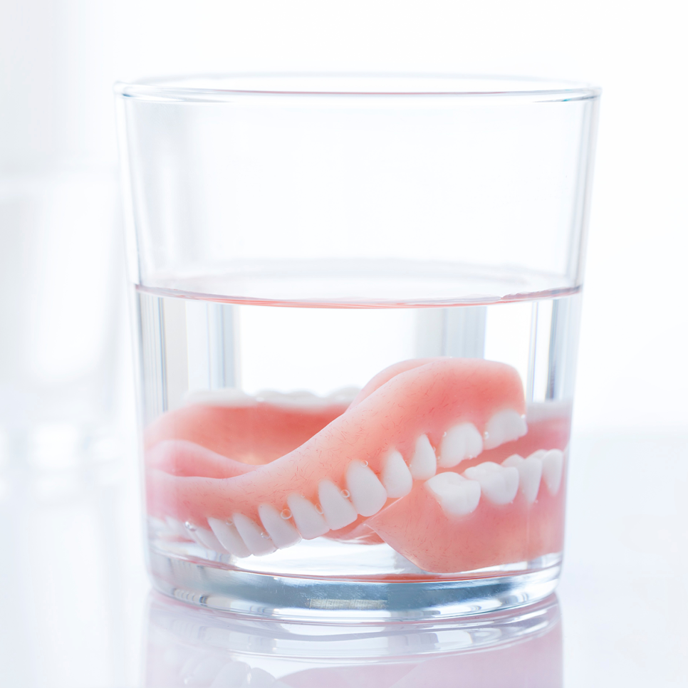 전체 임플란트가 부담된다면 이건 어떠세요? 하루플란트의 실속있는 올온엑스 임플란트 솔루션! 관련 이미지 1