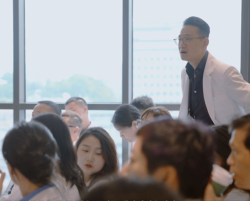 강남역하루플란트치과 하루네이트 라이브, 세계가 주목한 임상 현장의 기록 관련 이미지 12