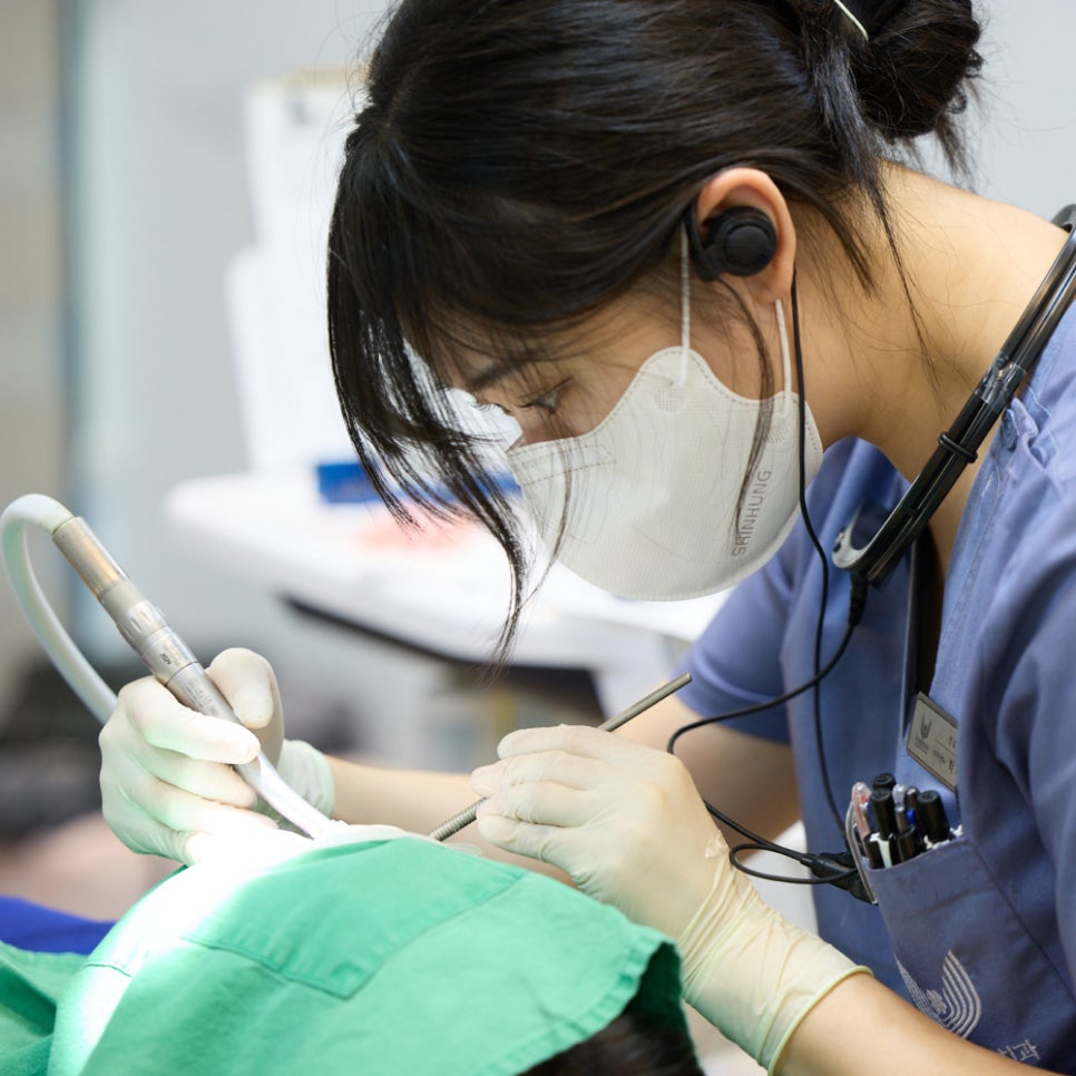 변색 치아, 단 하루면 충분하다? 하루플란트의 치아 미백 과정 전격 대공개! 관련 이미지 5