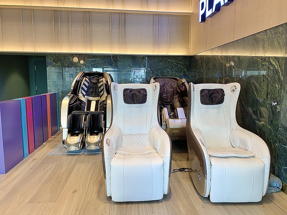 [하루플란트치과] 대기도 편안하게, 바디프랜드 안마의자가 있는 강남역 치과 관련 이미지 6