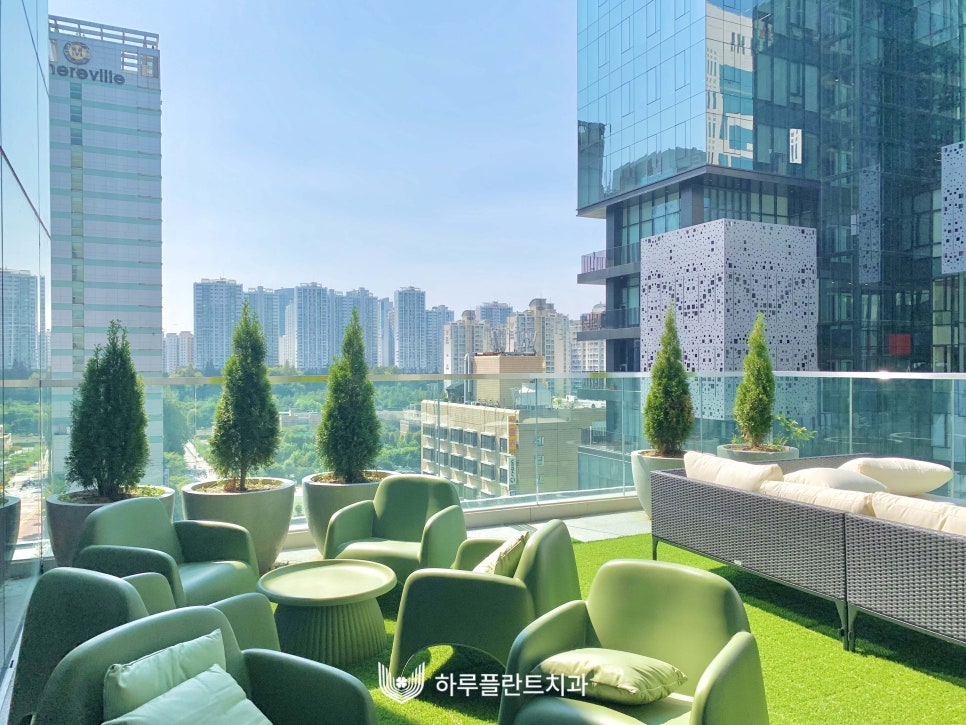 하루플란트치과 9월 진료일정 및 카페 테라스 오픈 소식 관련 이미지 6