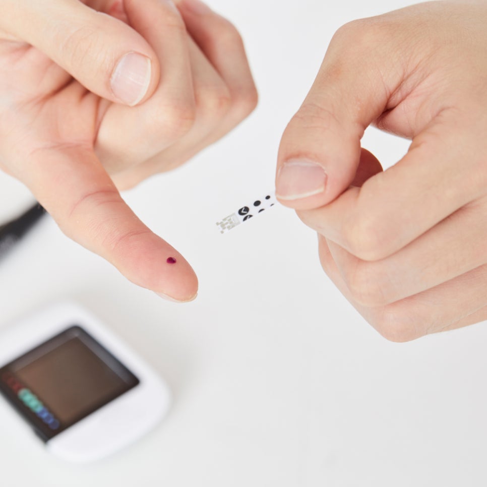 임플란트 걱정하는 당뇨 환자라면? OOOO 임플란트가 답이다! 관련 이미지 1