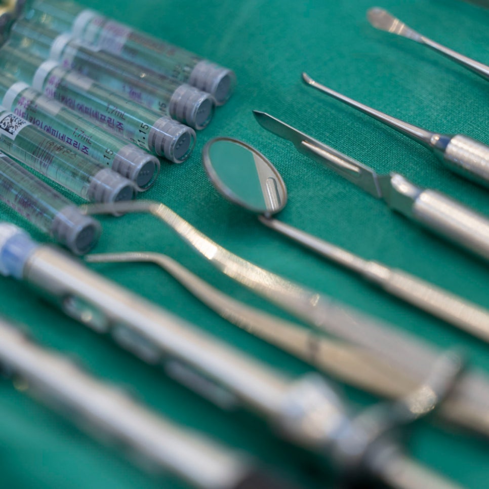 정말 일어나면 치료가 끝나있다? 잠든 사이 끝나는 하루플란트 수면 임플란트 과정 공개 관련 이미지 1