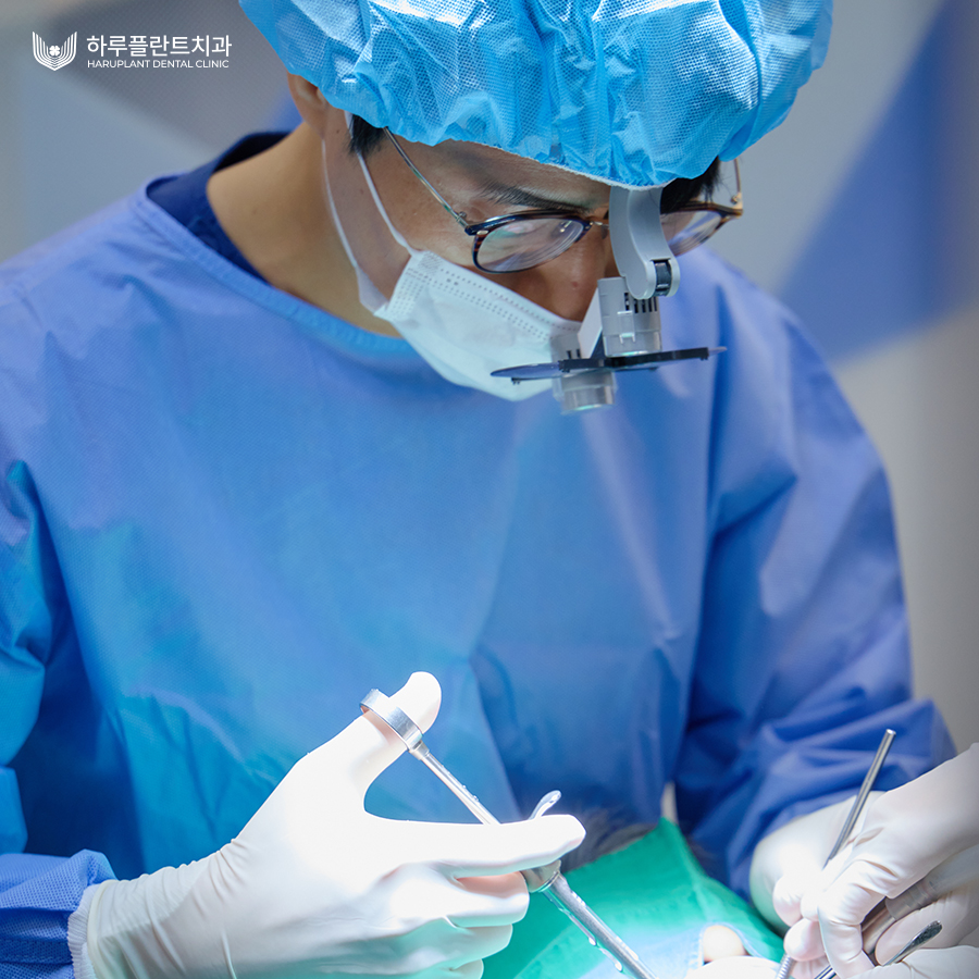 강남역 일요일 치과를 찾으신다면 주말 진료 가능한 하루플란트치과 입니다. 관련 이미지 3