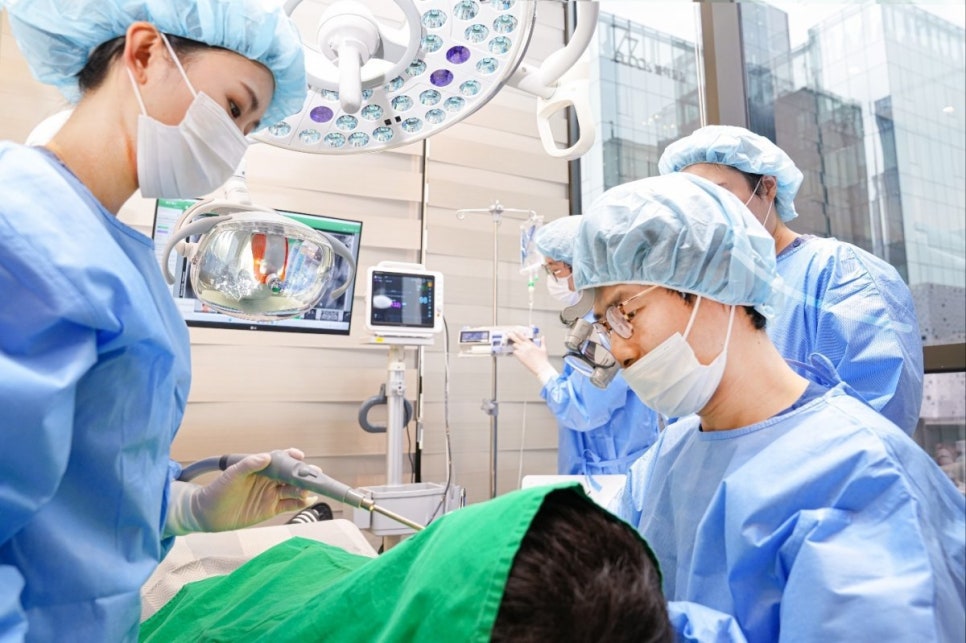 하루플란트치과 변성만 대표원장님 동아일보 인터뷰 소식 관련 이미지 3