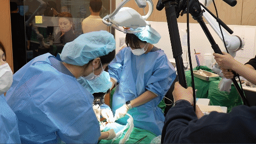 전 세계가 주목하는 하루플란트치과 변성만 원장님의 무절개 임플란트 관련 이미지 2