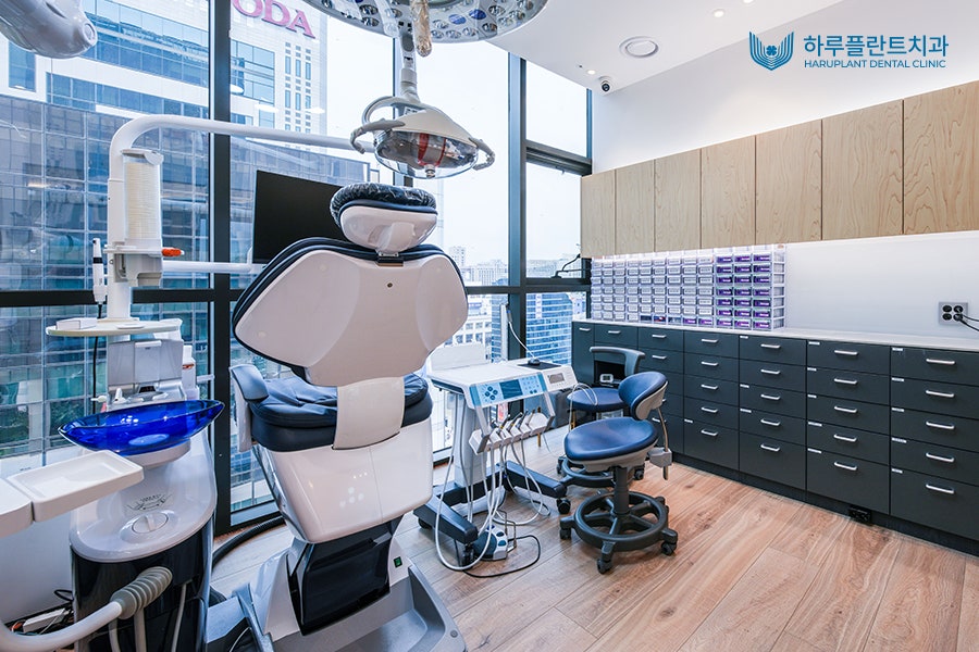 강남역 일요일 치과를 찾으신다면 주말 진료 가능한 하루플란트치과 입니다. 관련 이미지 4