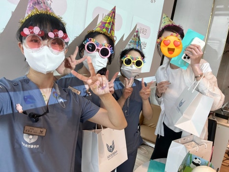 강남역치과 하루플란트치과 일상 4월 직원 생일파티 현장! 관련 이미지 6