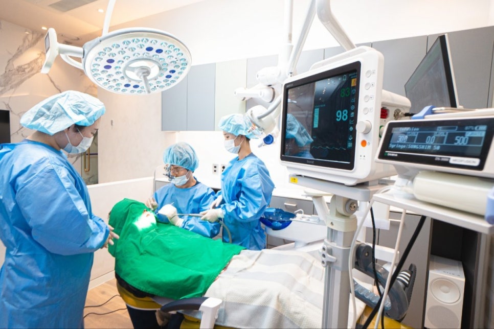 하루플란트치과 변성만 대표원장님 동아일보 인터뷰 소식 관련 이미지 4