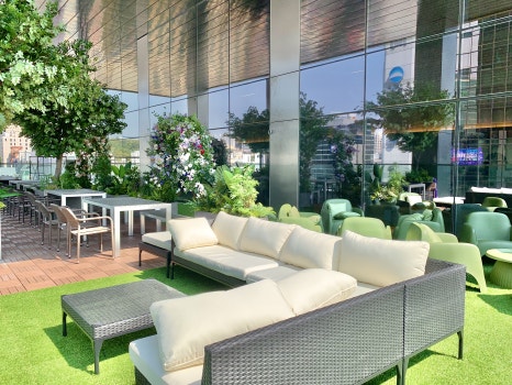 [하루플란트치과] 대기도 편안하게, 바디프랜드 안마의자가 있는 강남역 치과 관련 이미지 2