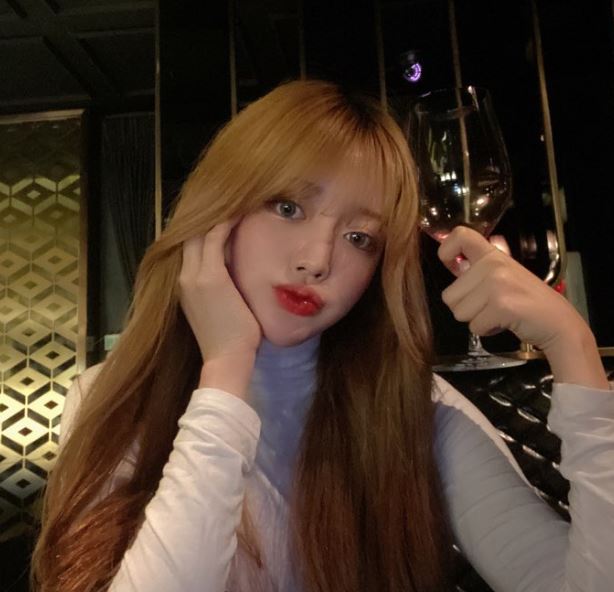 쌍꺼풀수술비용 결과를 기대하며 신중하게 관련 이미지 5