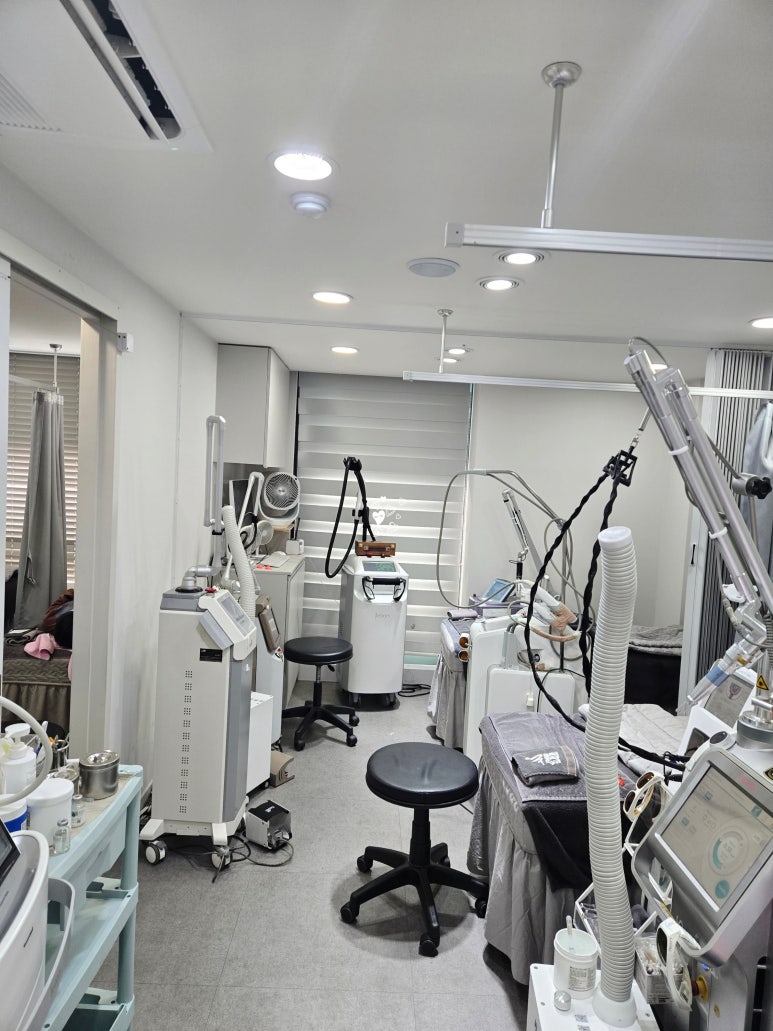 Bumps That Cannot Be Squeezed—Neither Skin Tags nor Acne: The Causes and Proper Treatment of ‘Sebaceous Hyperplasia’ image 1