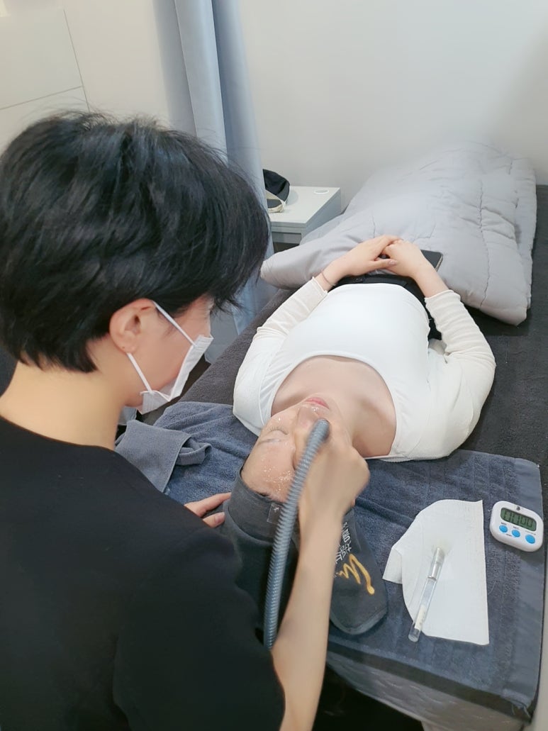[닥터벨뷰 칼럼 39.] 계절 변화가 피부에 미치는 영향과 탄력 회복을 위한 울쎄라 리프팅 관련 이미지 3