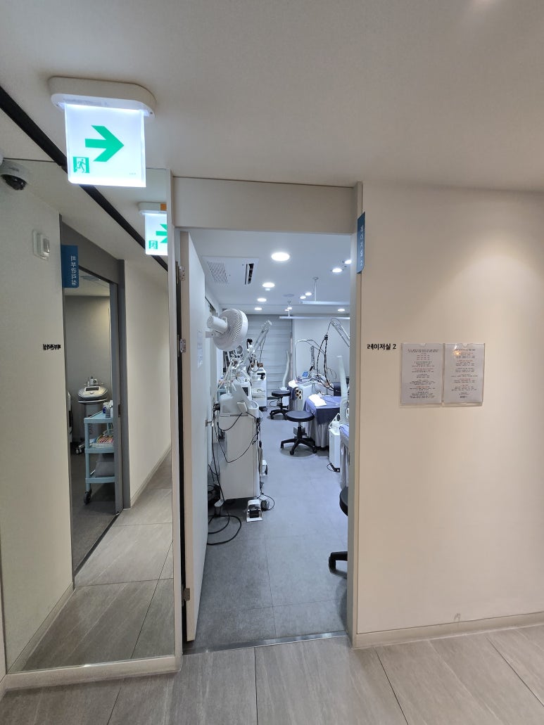[닥터벨뷰 칼럼 81.] 40~50대에게 가장 추천하는 피부과 시술 관련 이미지 1