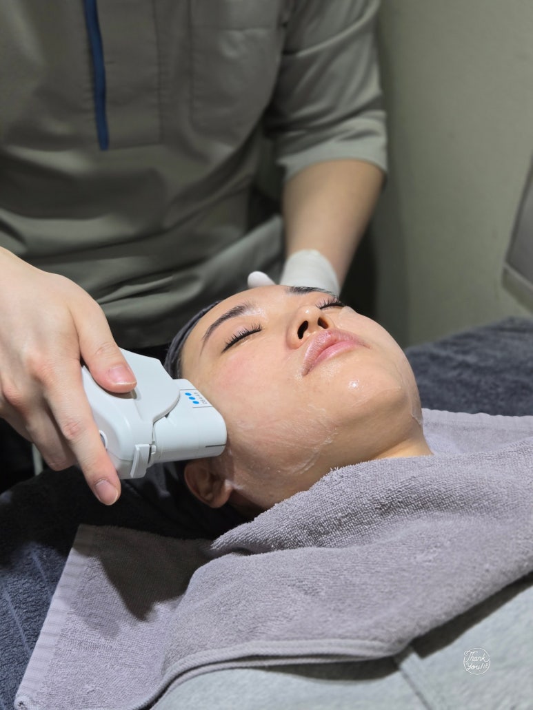 Want to Lift Sagging Cheek Fat and Reduce a Full Double Chin? We Recommend the Ultherapy + ONDA Lifting Combination image 2