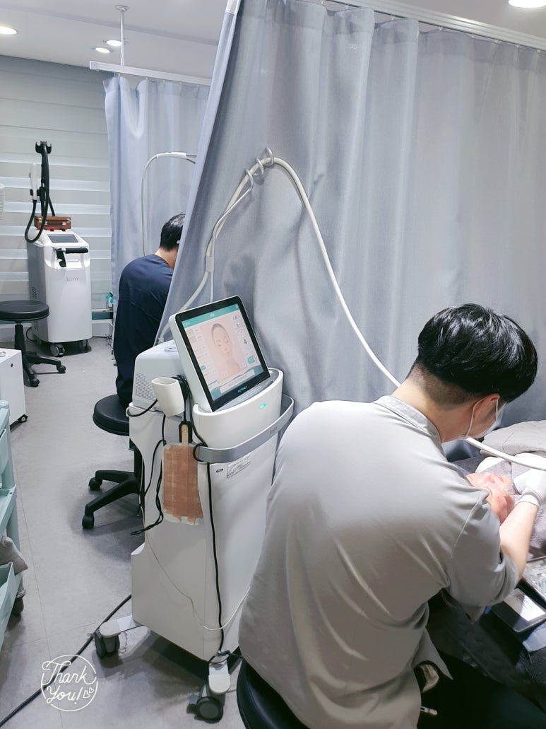 [닥터벨뷰 108.] 포텐자 레이저로 패인 여드름 흉터와 늘어진 모공을 동시에 개선하는 원리 관련 이미지 2